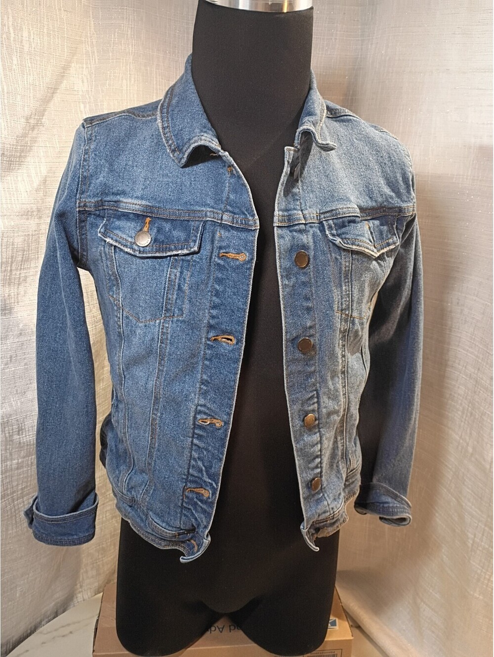Universal Thread Jean Jacket Size M